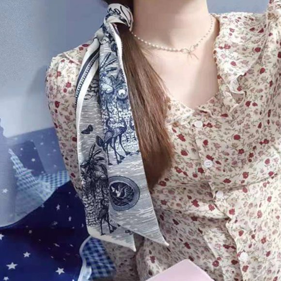 Geometric print blue twilly scarf - Picture 8 of 10